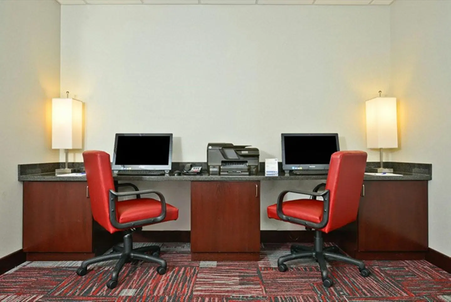 Holiday Inn Express & Suites Utica by IHG LOUNGE_LOBBY