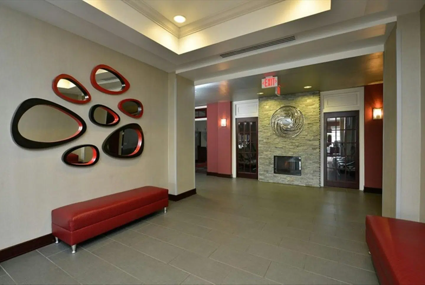 Holiday Inn Express & Suites Utica by IHG ROOM_EXAMPLE