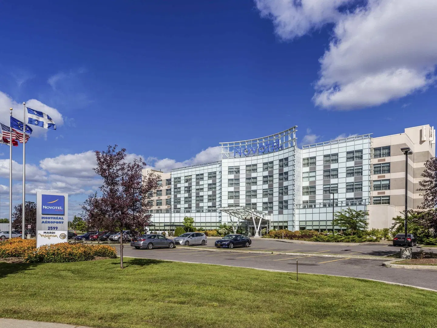 Novotel Montreal Airport Hotel EXTERIOR
