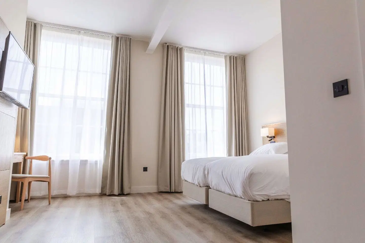 School Lane Hotel in Liverpool ONE ROOM_EXAMPLE