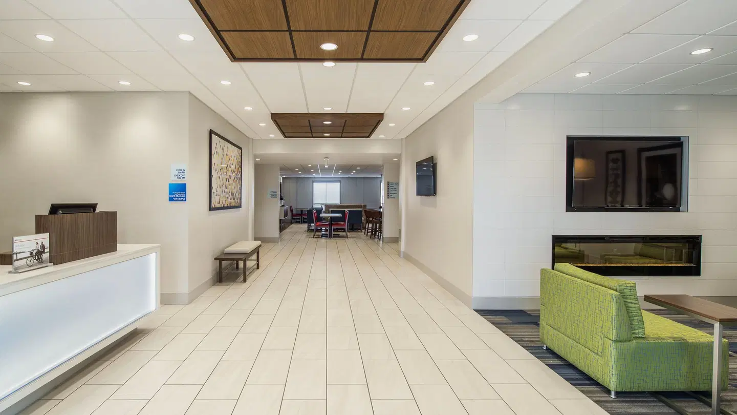 Holiday Inn Express & Suites Airdrie-Calgary North by IHG EXTERIOR