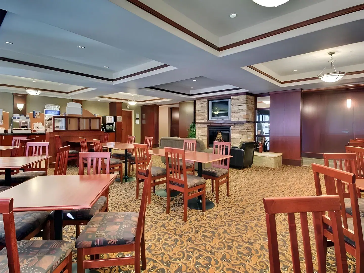 Holiday Inn Express & Suites Sherwood Park-Edmonton Area by IHG Bar