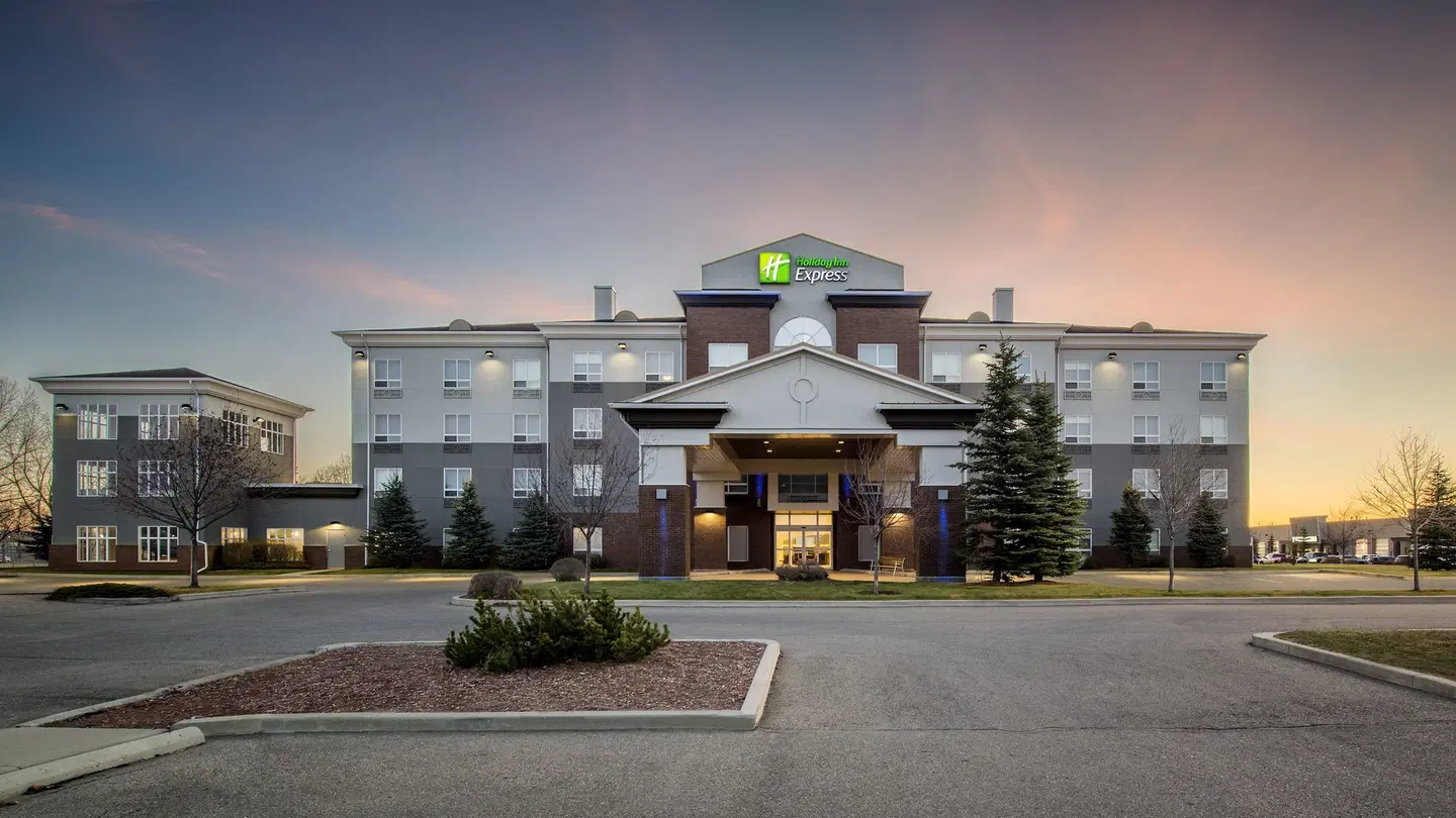Holiday Inn Express & Suites Airdrie-Calgary North by IHG EXTERIOR