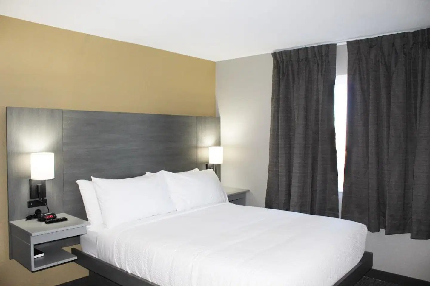 Days Inn By Wyndham Stony Plain ROOM_EXAMPLE