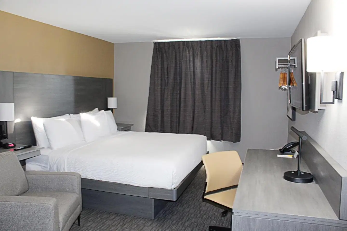 Days Inn By Wyndham Stony Plain ROOM_EXAMPLE