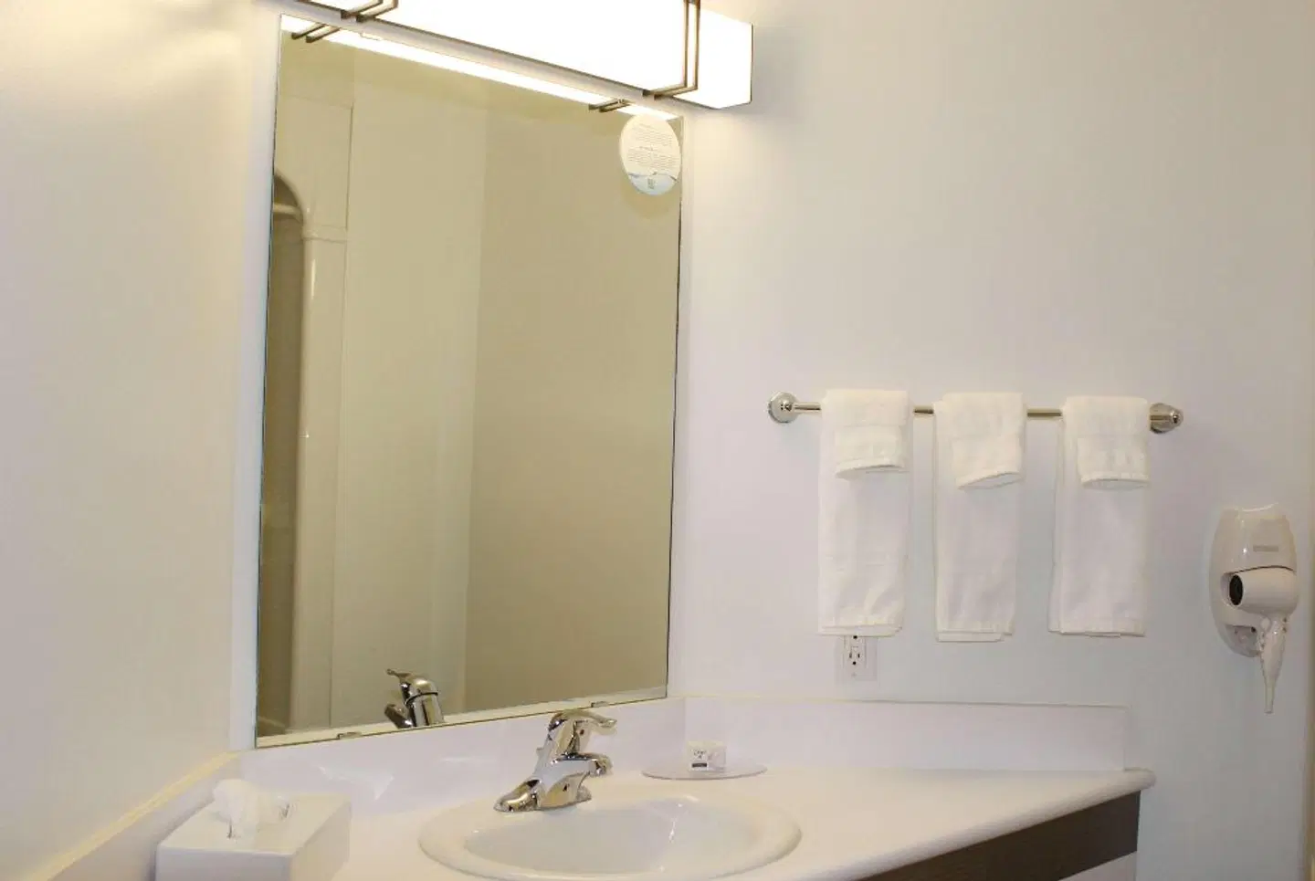 Days Inn By Wyndham Stony Plain Badezimmer