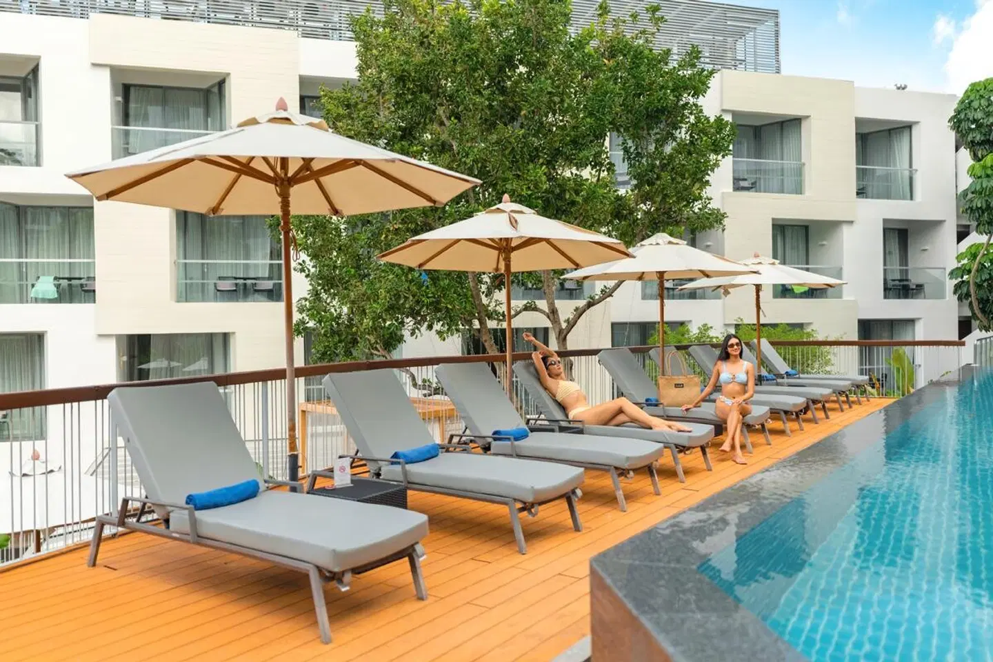 Andaman Beach Hotel Phuket - Handwritten Collection OUTDOOR_POOL