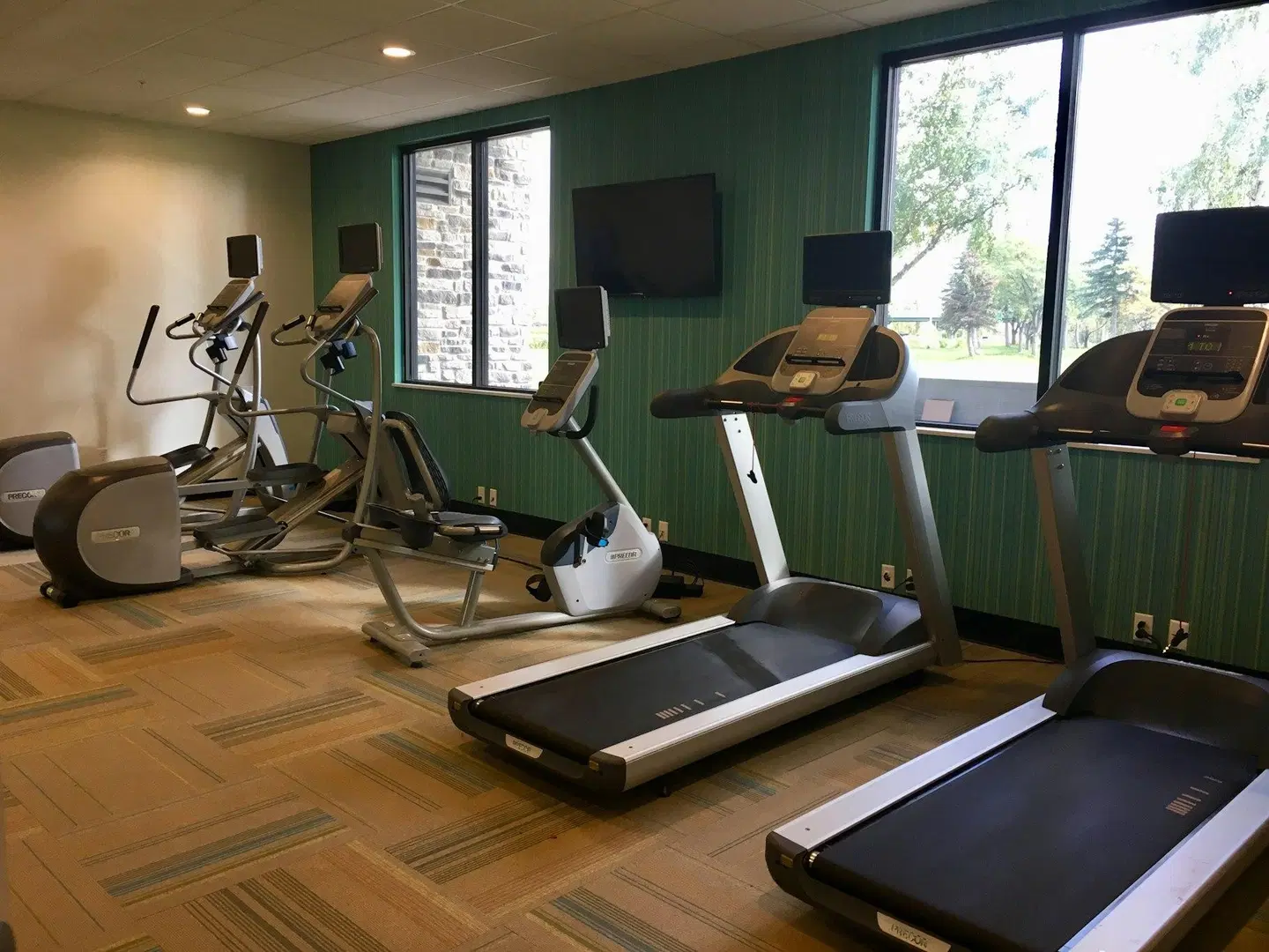 Holiday Inn Express - Grand Island SPORTS_AND_LEISURE
