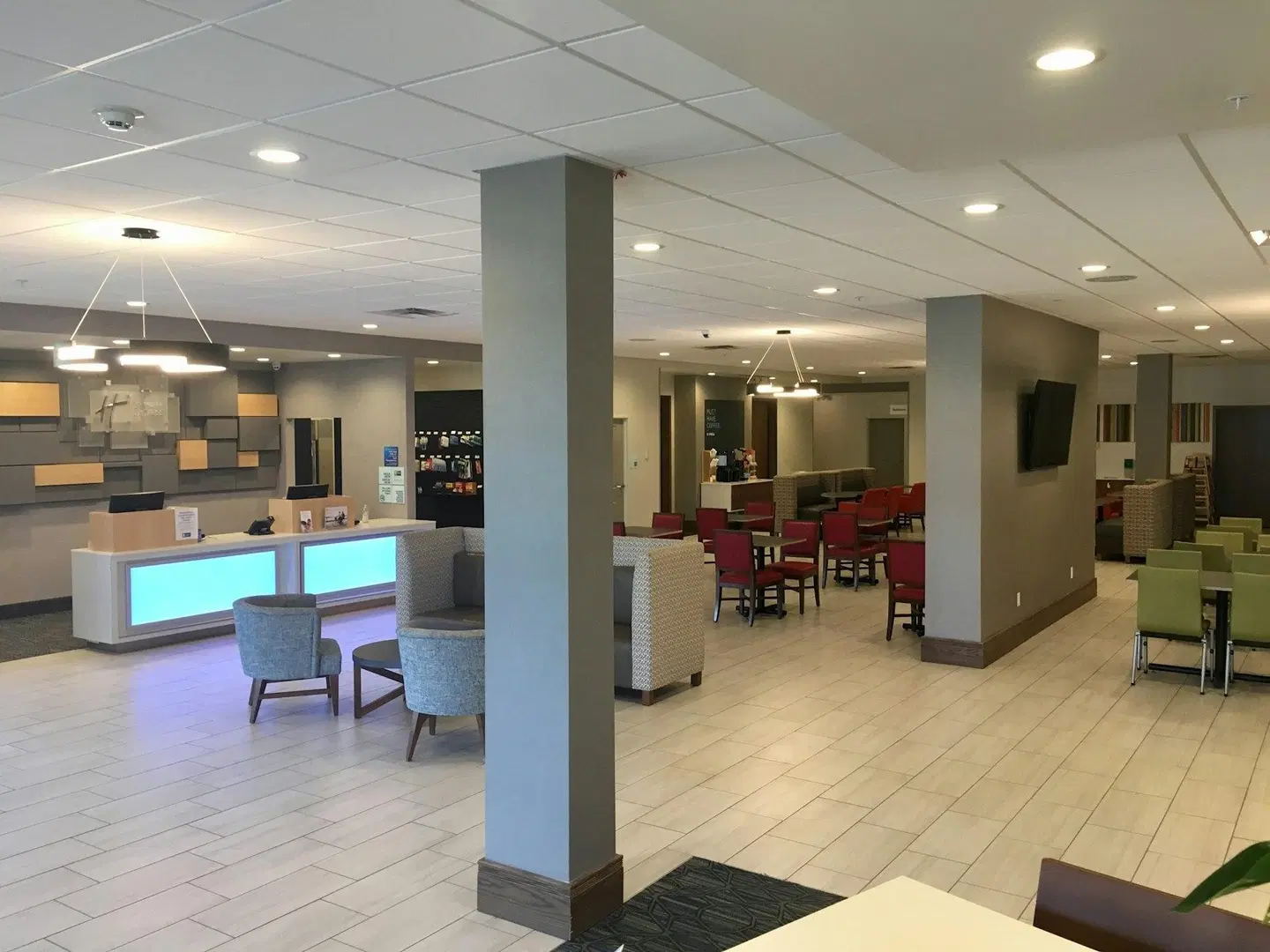 Holiday Inn Express - Grand Island Bar