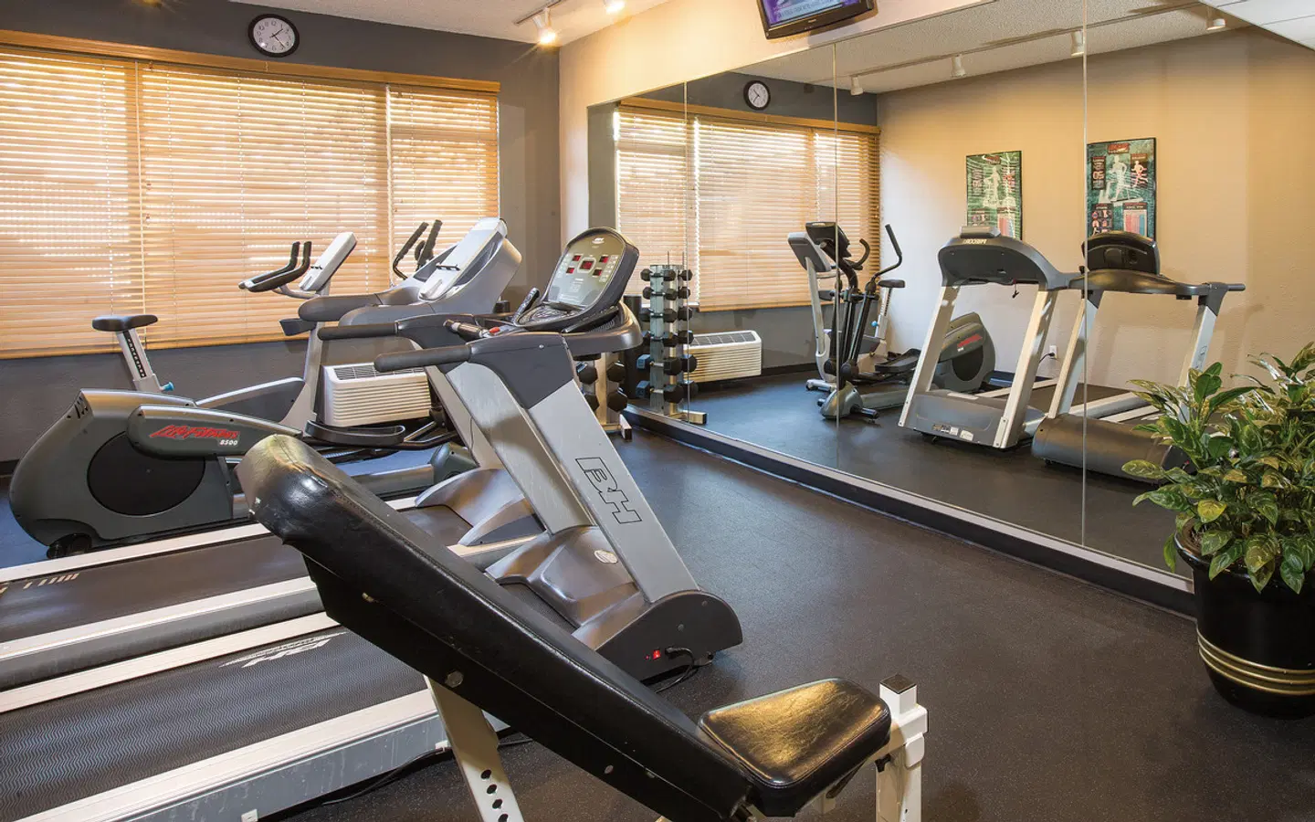 The Coast Gateway Hotel Seattle SPORTS_AND_LEISURE