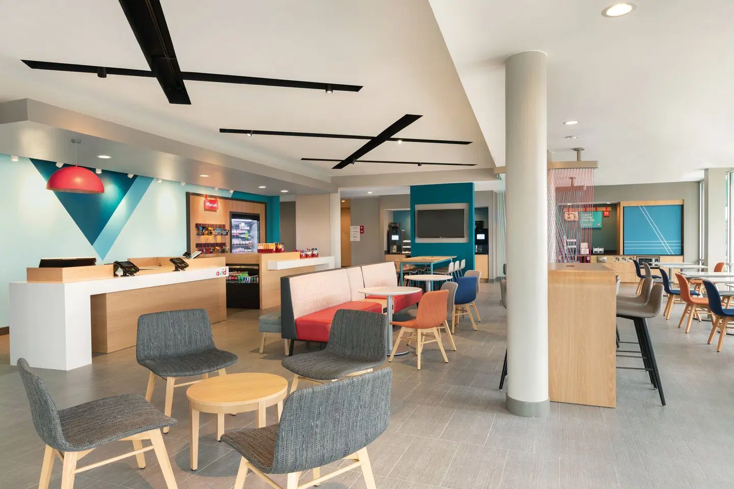 avid Hotel Brooklyn - Dyker Heights by IHG Bar