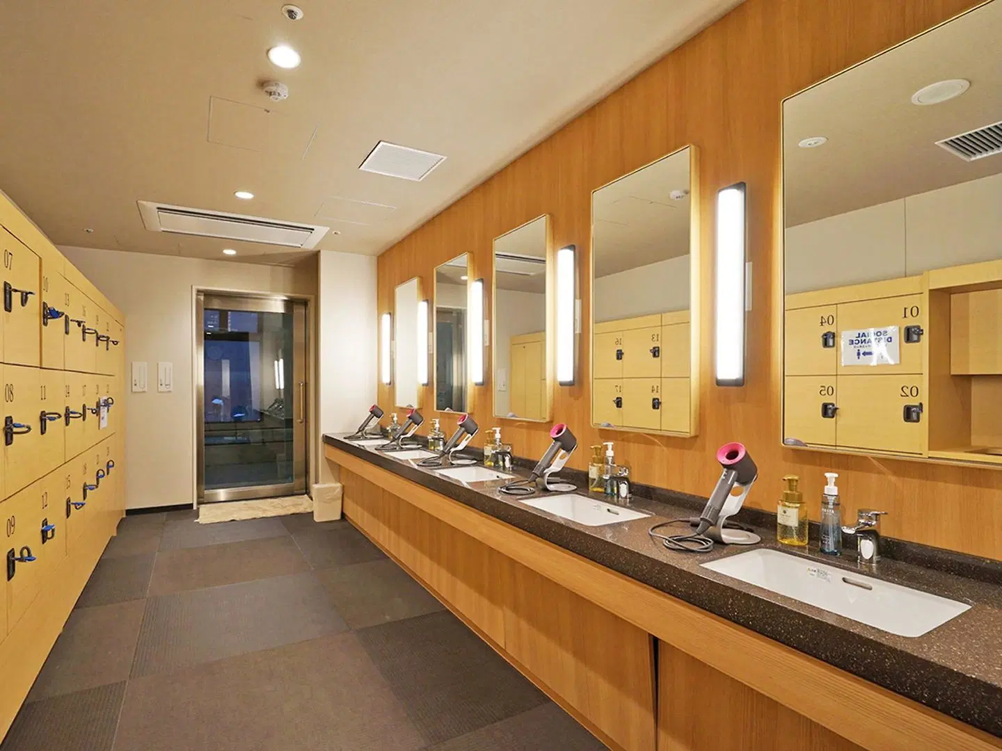 CHISUN PREMIUM Kyoto Kujo LOUNGE_LOBBY