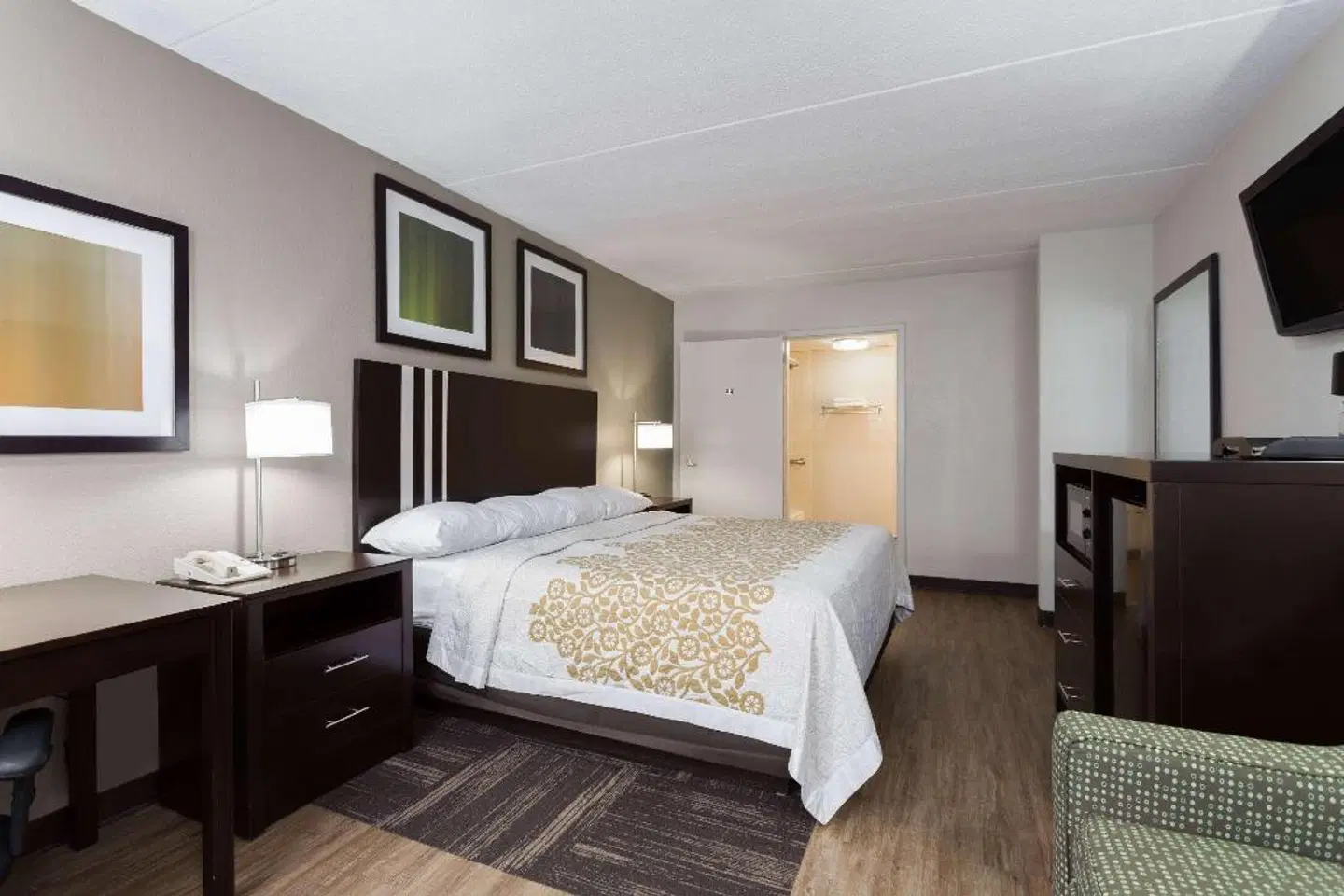 Days Inn by Wyndham Harrisburg North ROOM_EXAMPLE