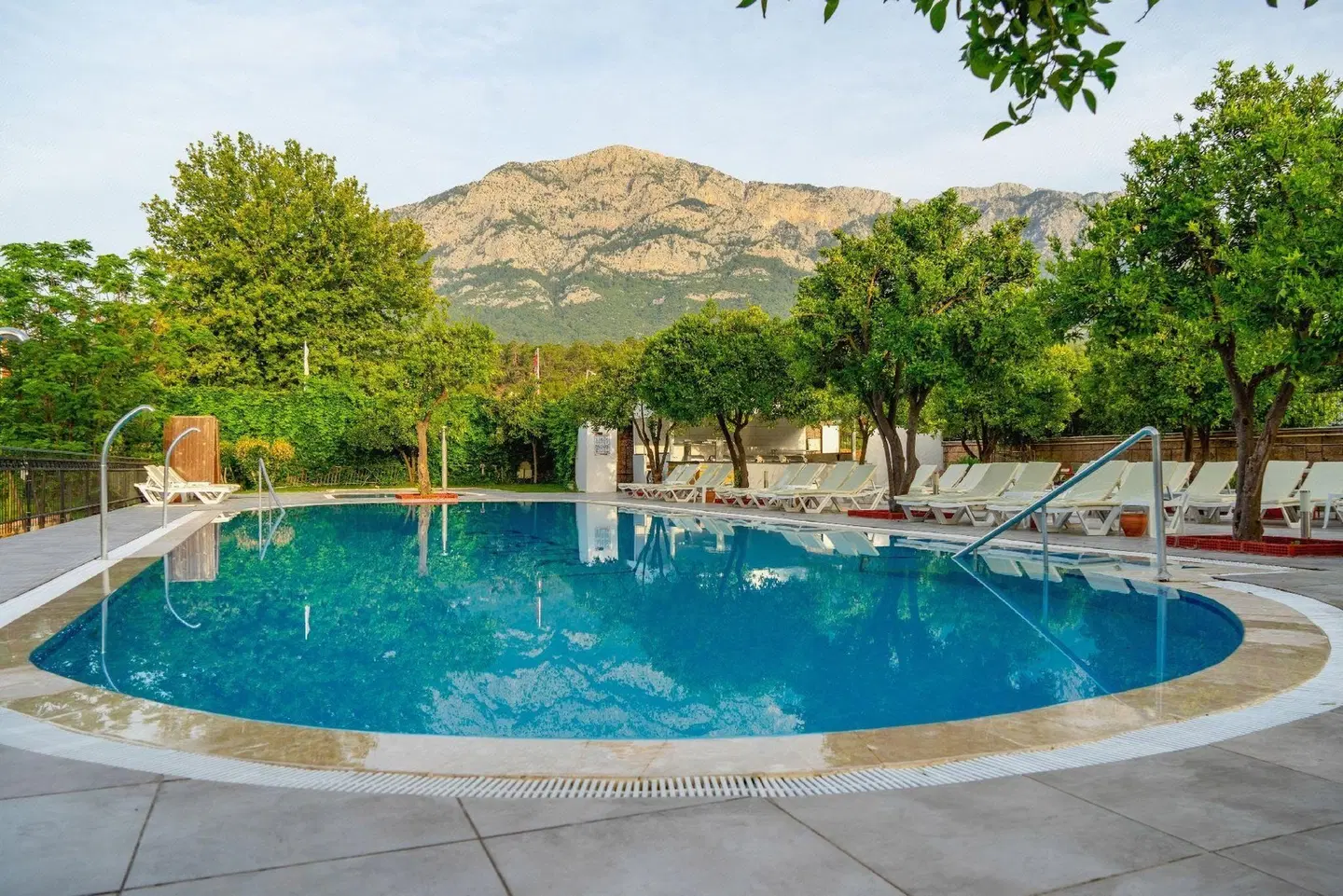 Armas Gul Beach OUTDOOR_POOL