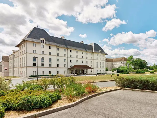 B&B Hotel EXTERIOR