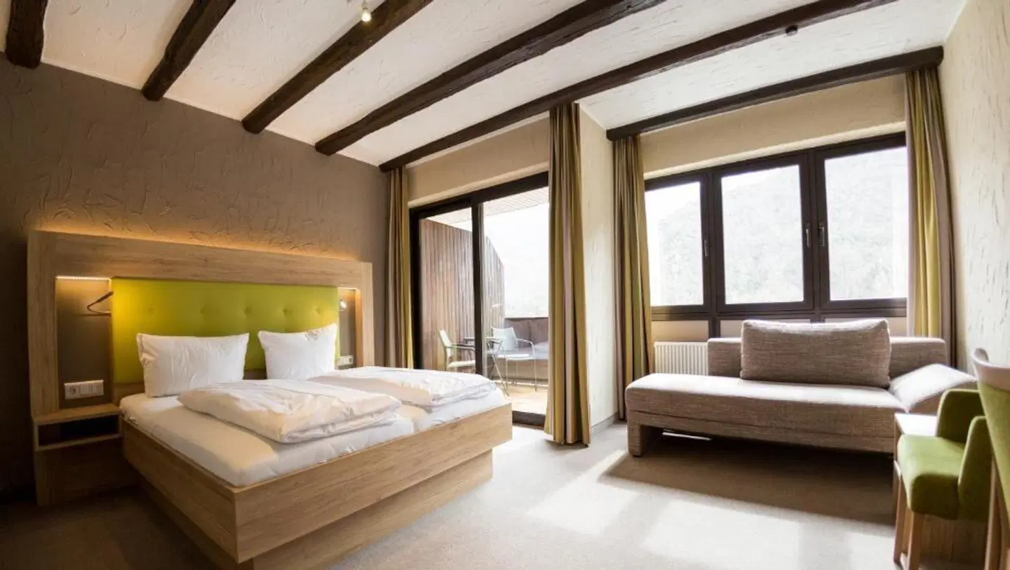 Sewenig ROOM_EXAMPLE