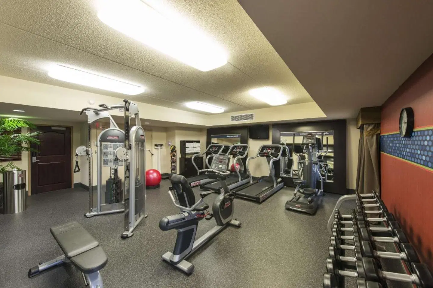 Hampton Inn & Suites Albany-Downtown SPORTS_AND_LEISURE