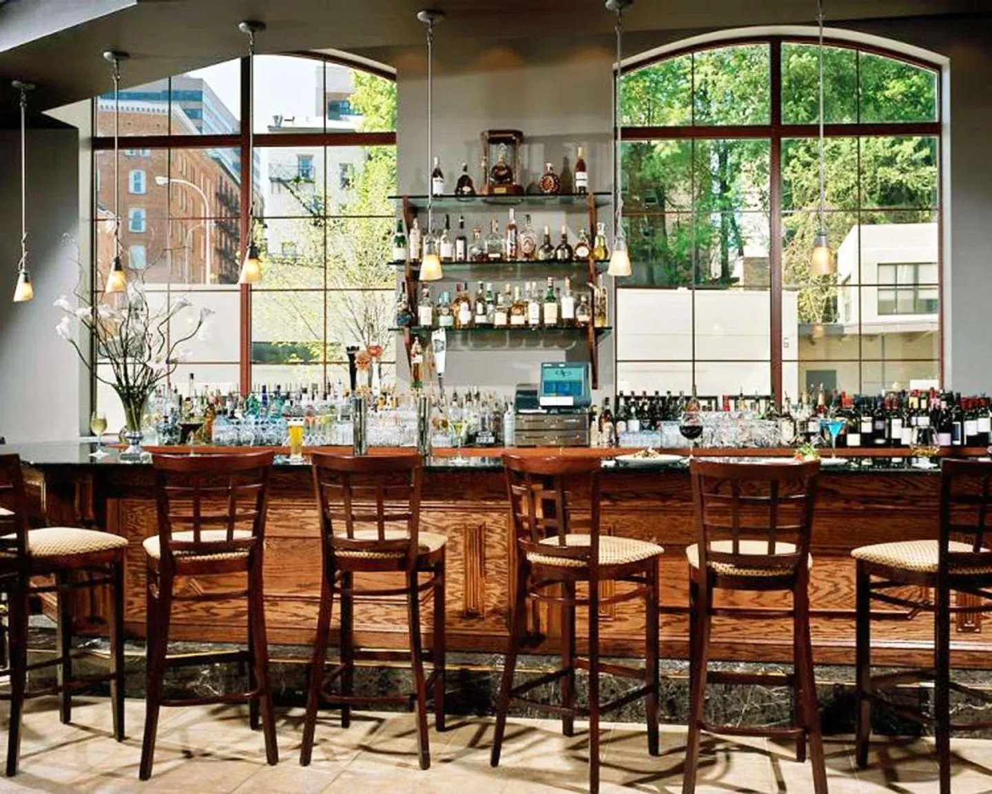 Hampton Inn & Suites Albany-Downtown Bar