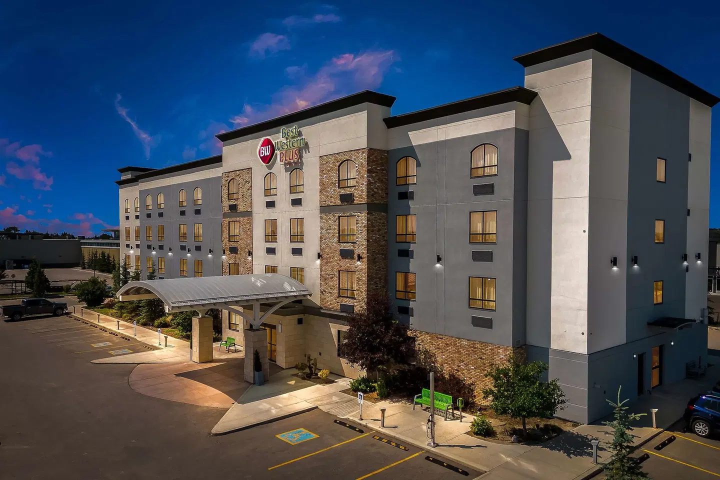 Best Western Plus Airdrie Gateway EXTERIOR