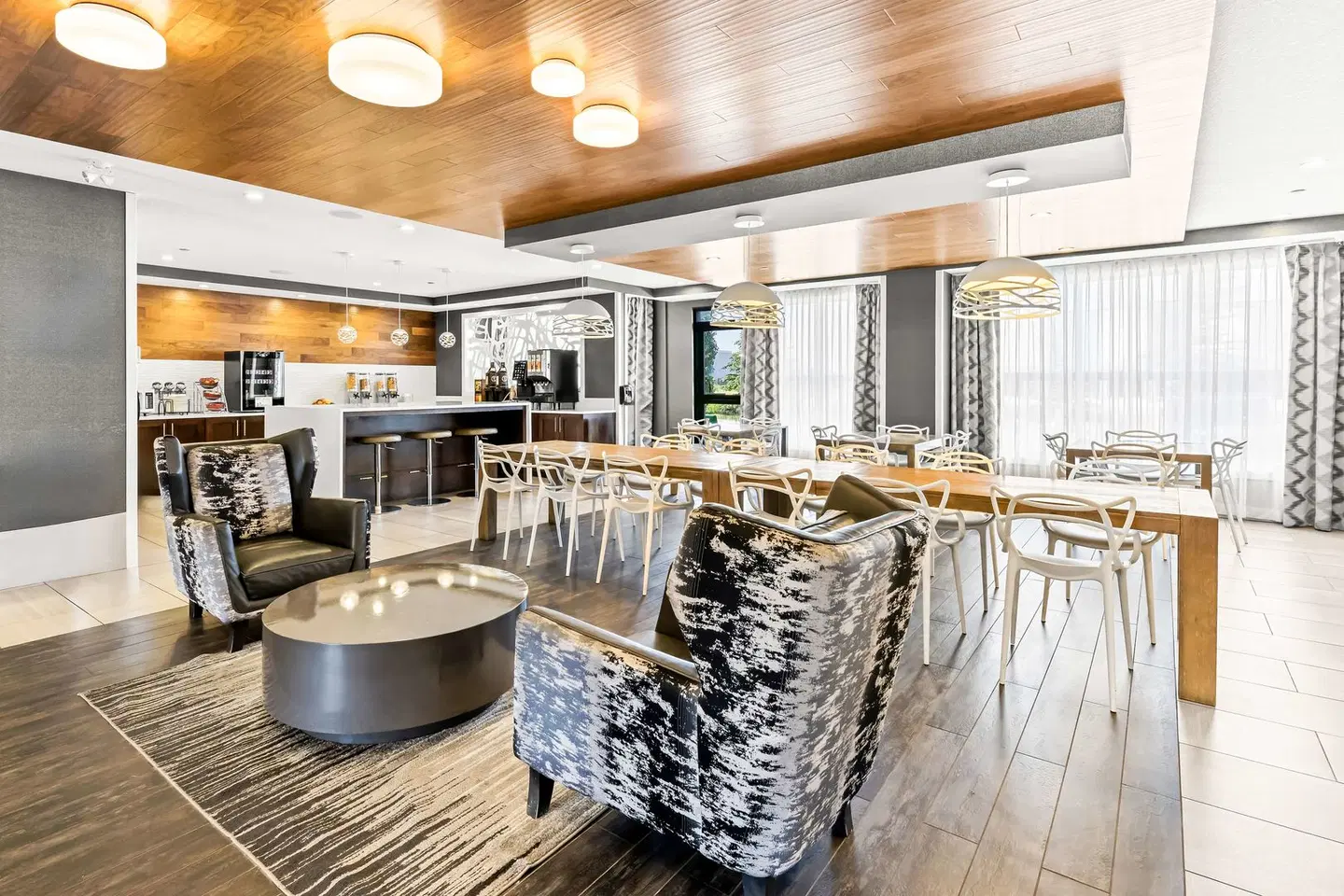 Best Western Plus Airdrie Gateway Bar