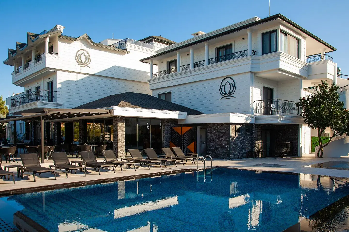 Edem Flower Hotel OUTDOOR_POOL