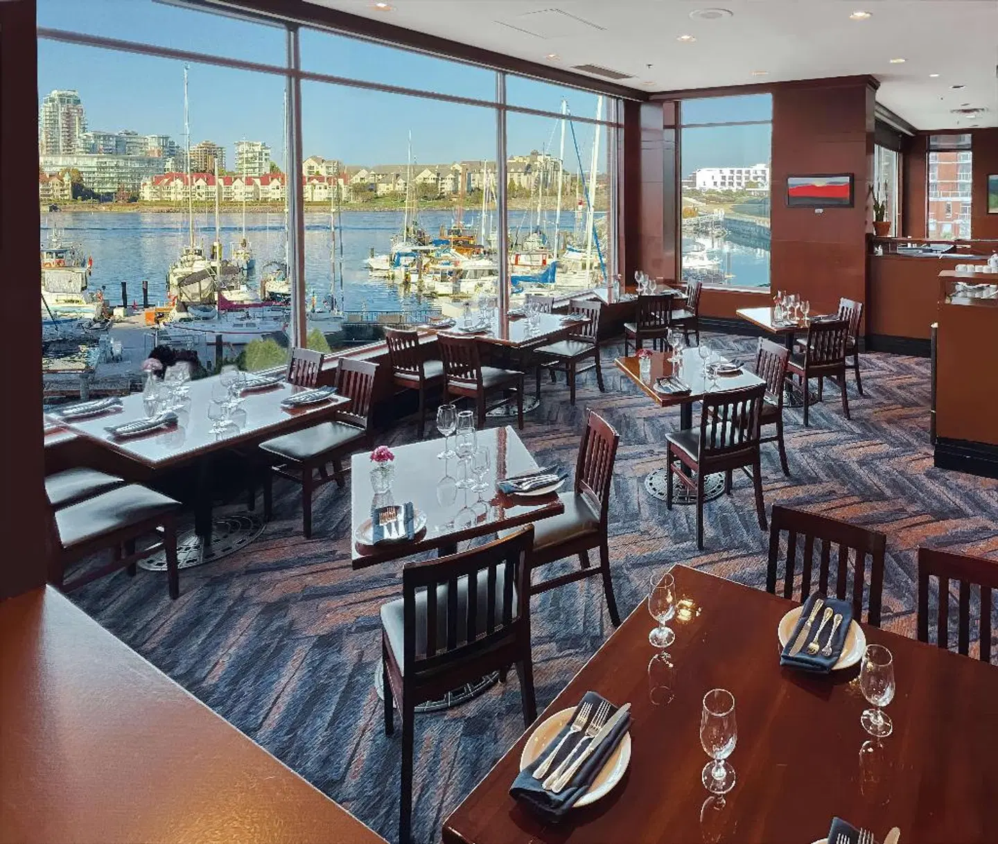 Coast Victoria Hotel & Marina by APA Restaurant