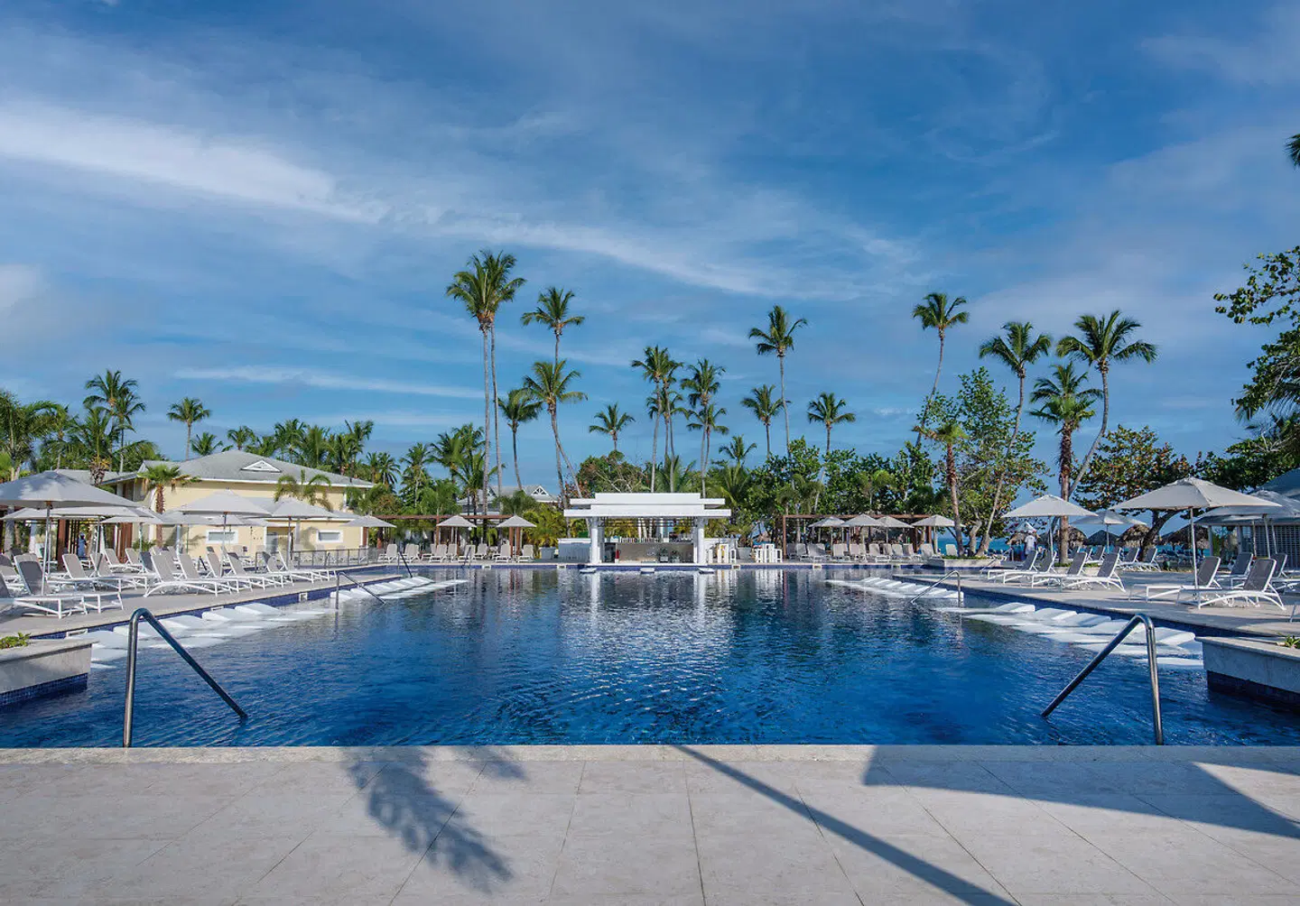 Bahia Principe Explore El Portillo OUTDOOR_POOL