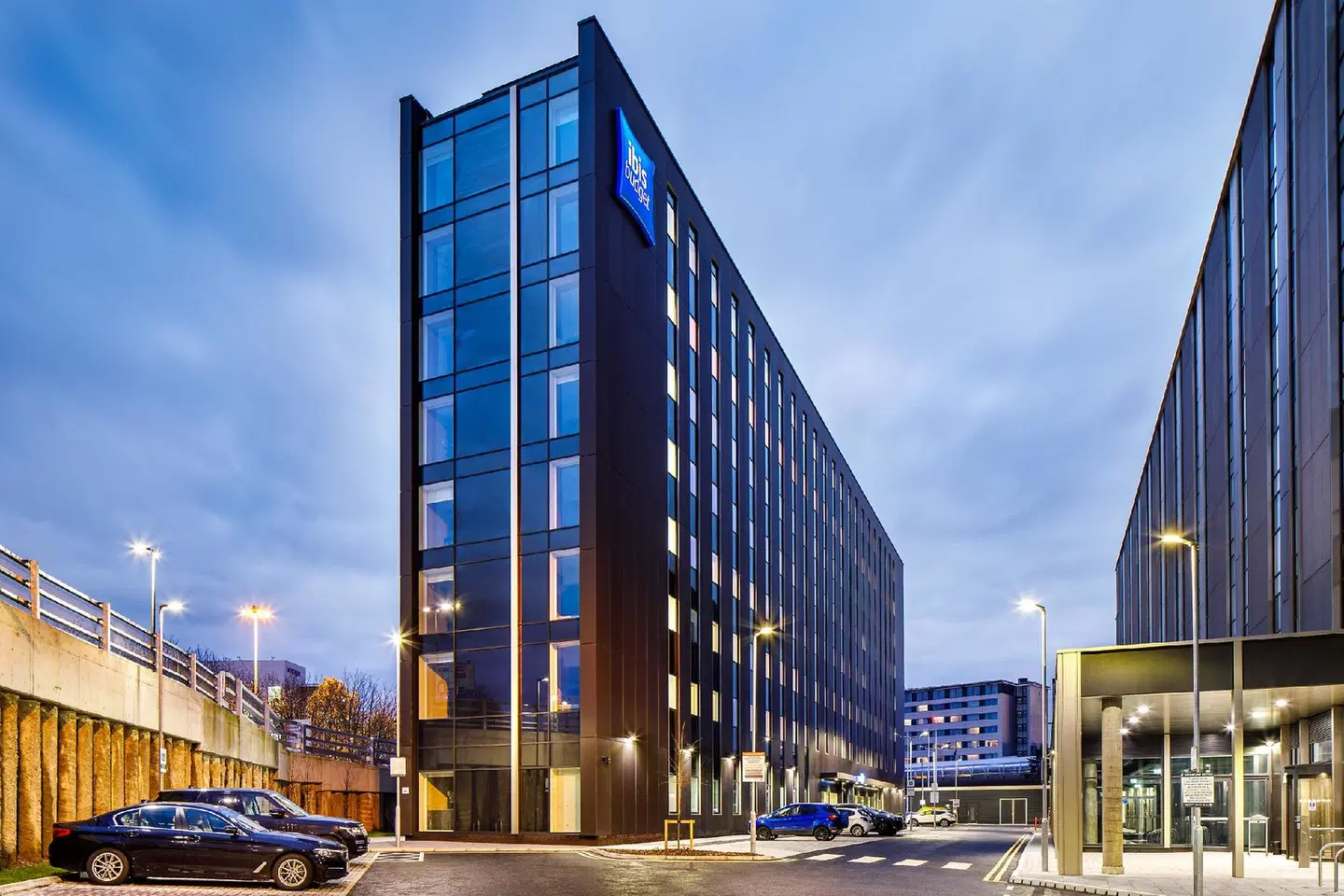 ibis budget Manchester Airport EXTERIOR