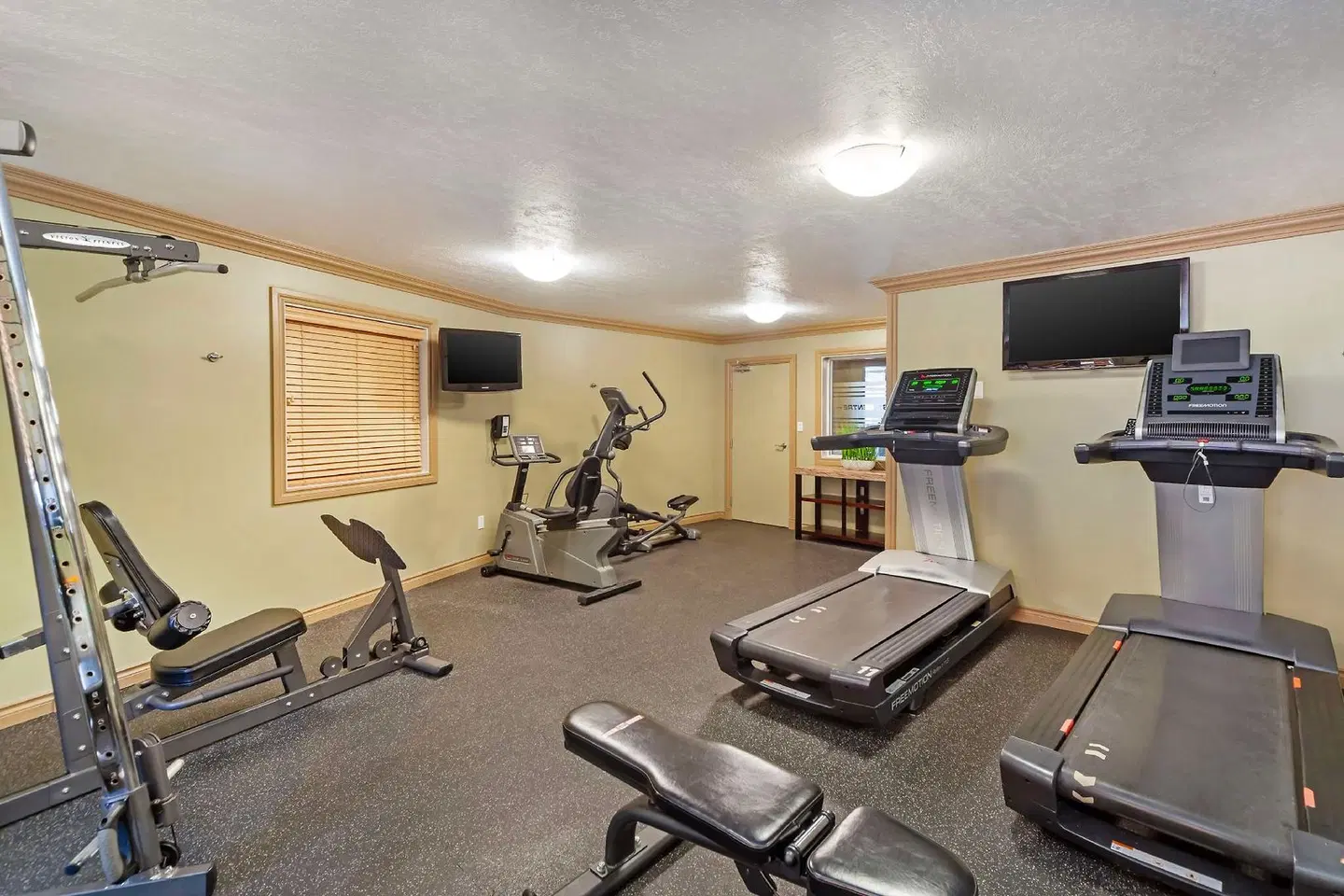 Best Western Plus Mirage Hotel & Resort SPORTS_AND_LEISURE