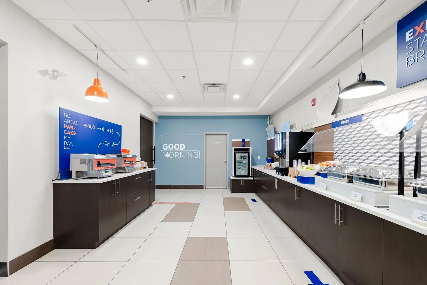 Holiday Inn Express & Suites Edmonton South by IHG LOUNGE_LOBBY