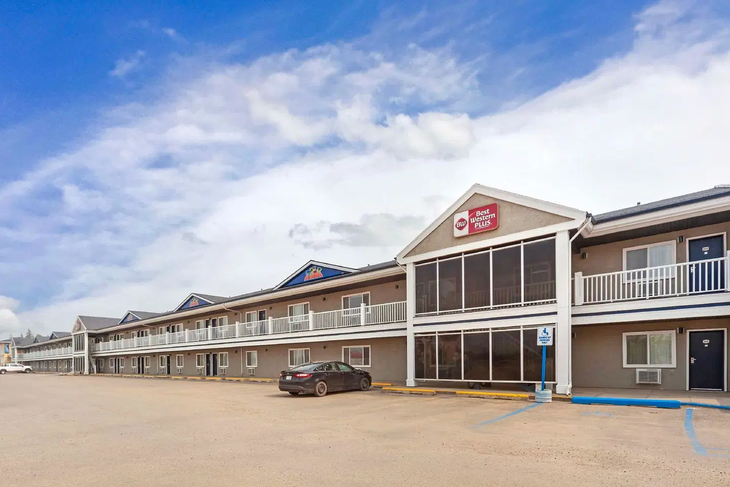 Best Western Plus Mirage Hotel & Resort EXTERIOR