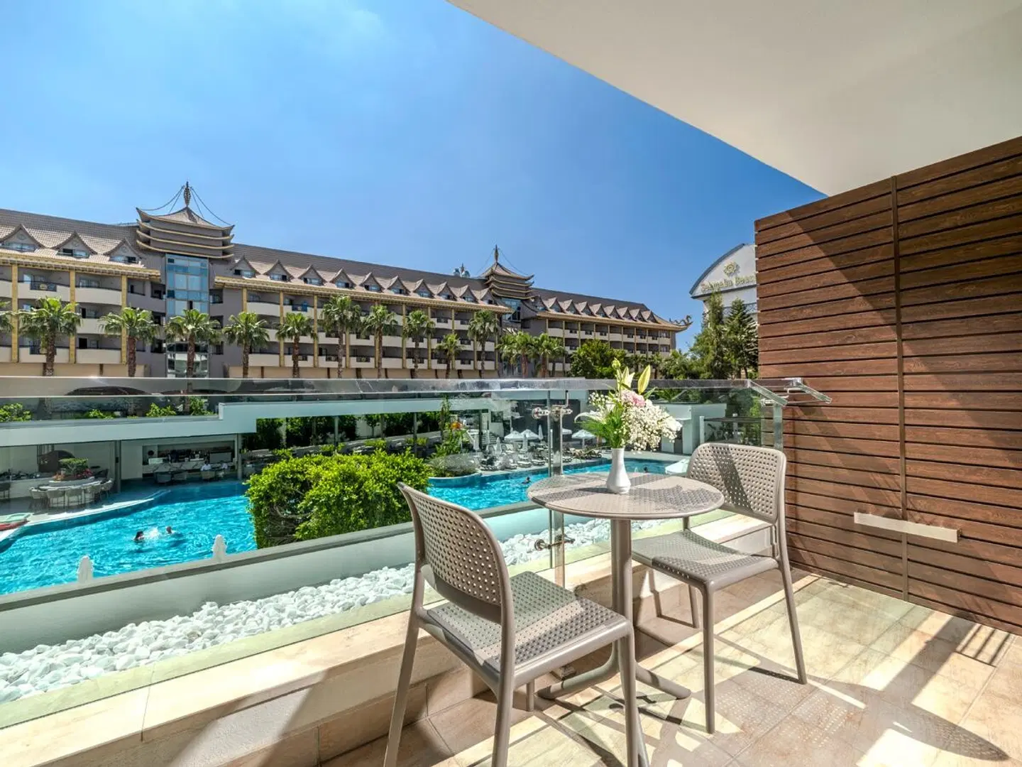 Port Side Resort Hotel Terrasse