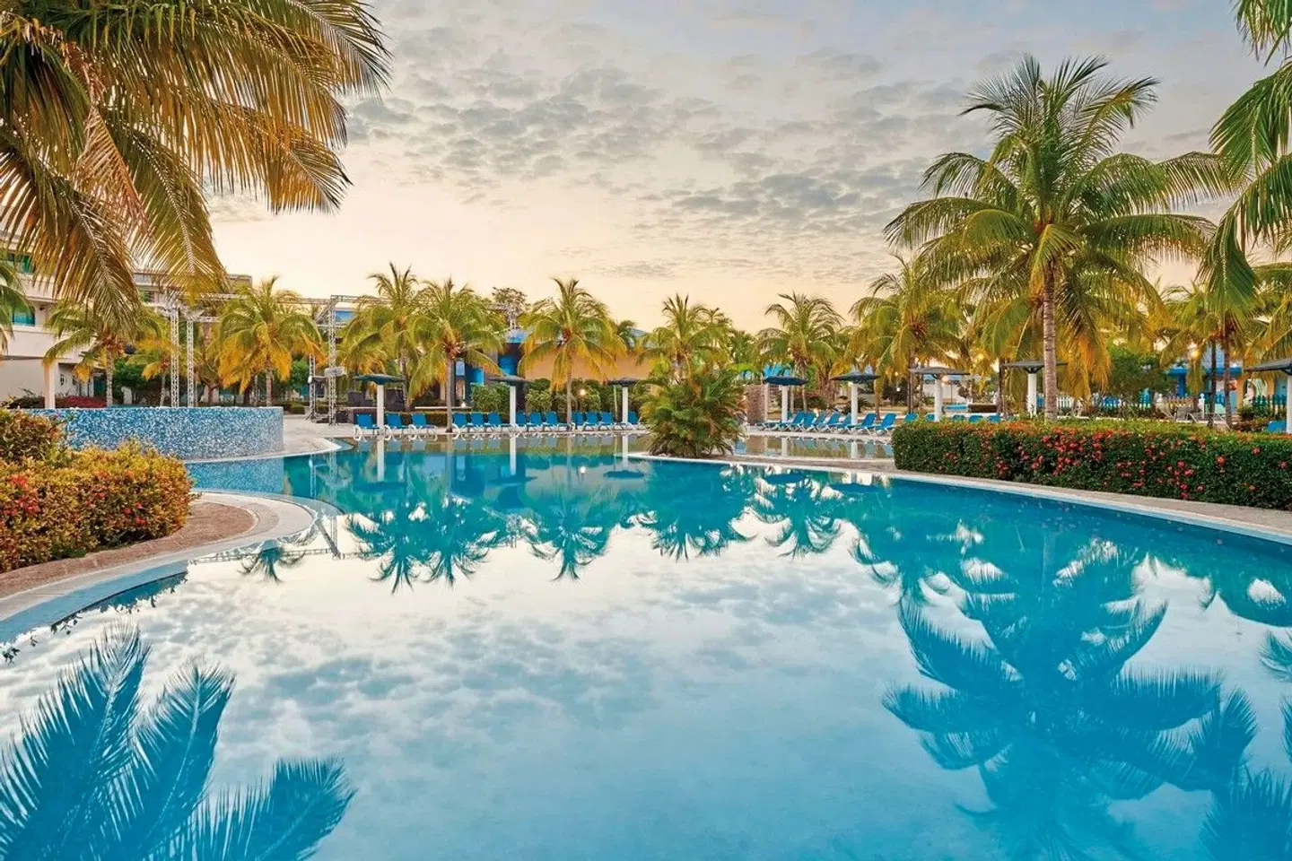 Costa Verde OUTDOOR_POOL