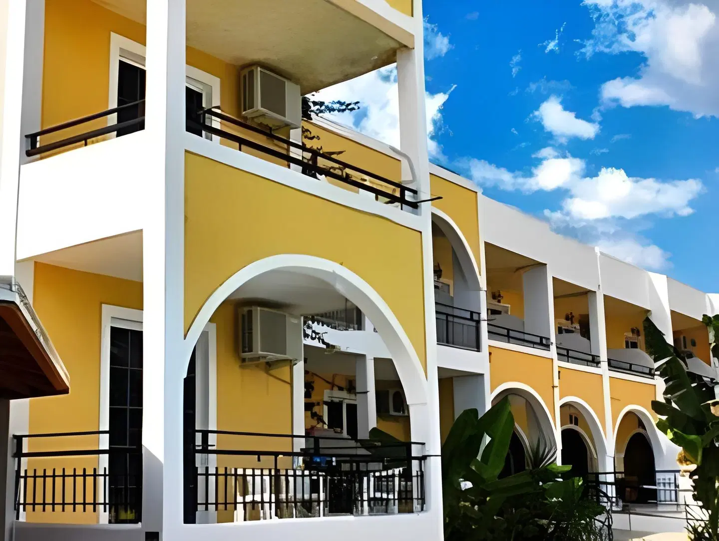 Vanessa Hotel EXTERIOR