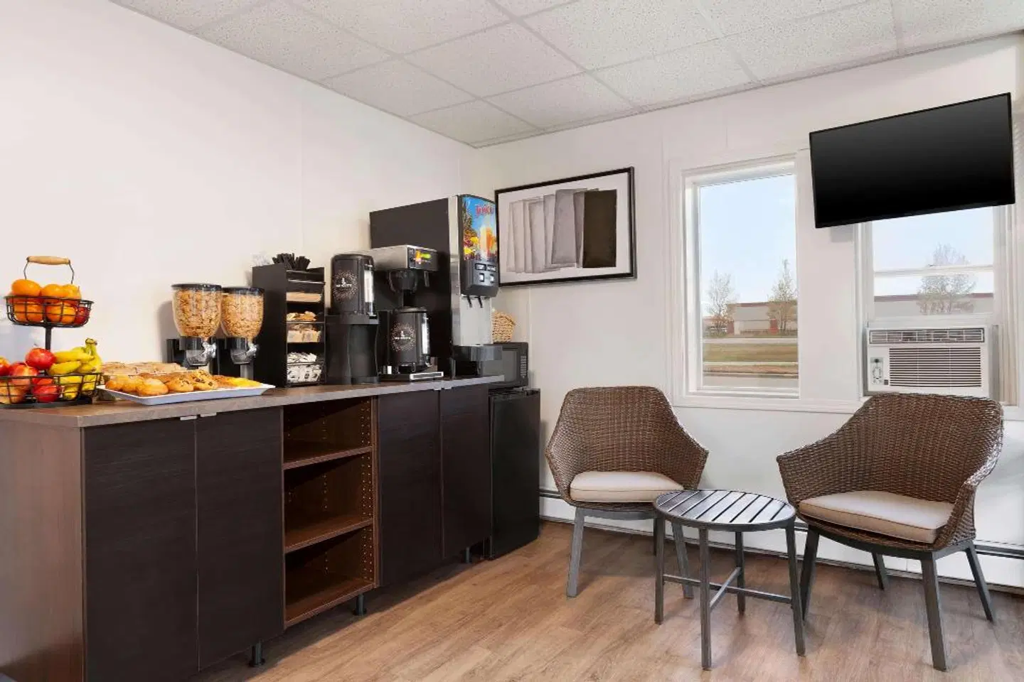 Howard Johnson by Wyndham Grande Prairie LOUNGE_LOBBY
