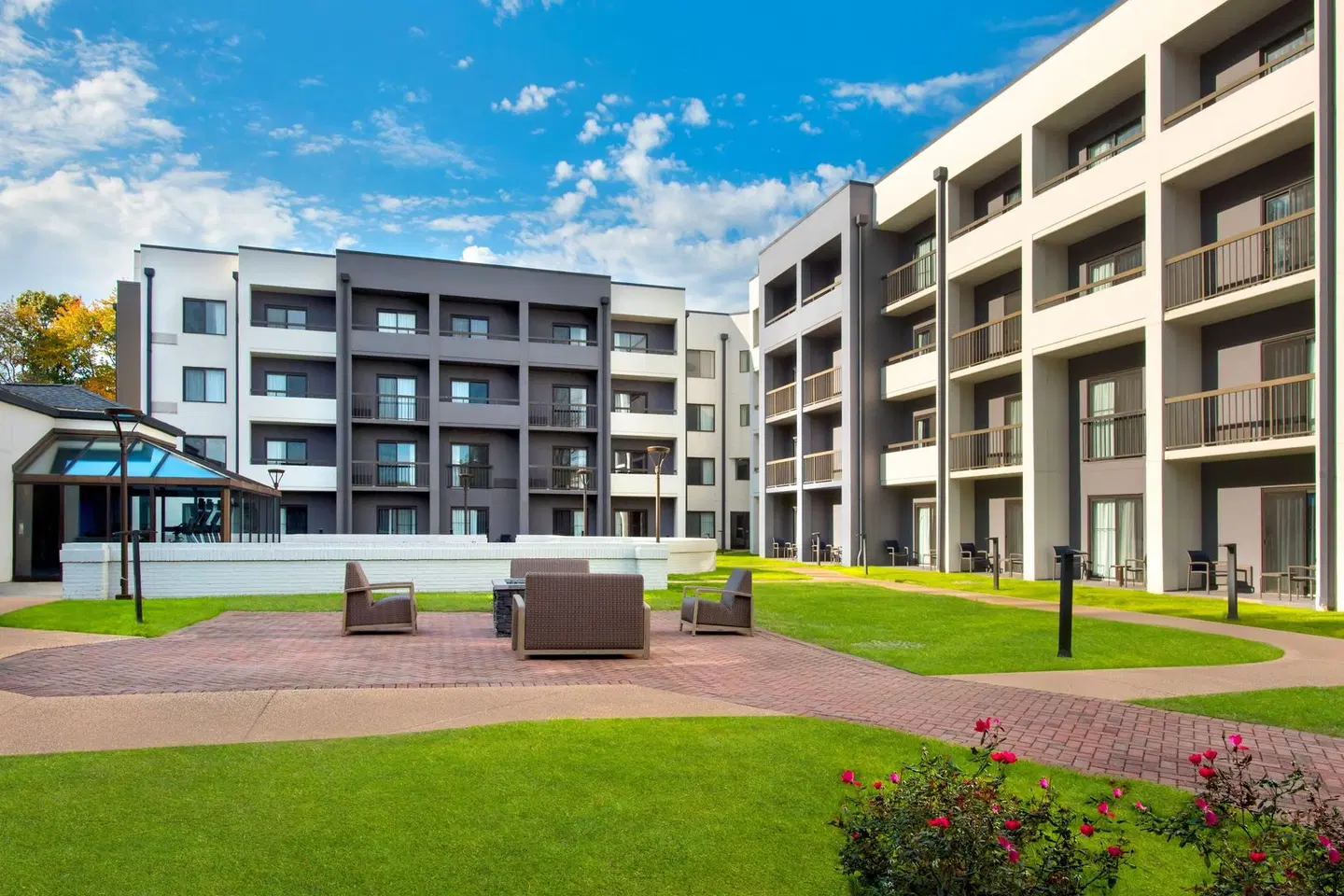 Courtyard by Marriott Rye EXTERIOR