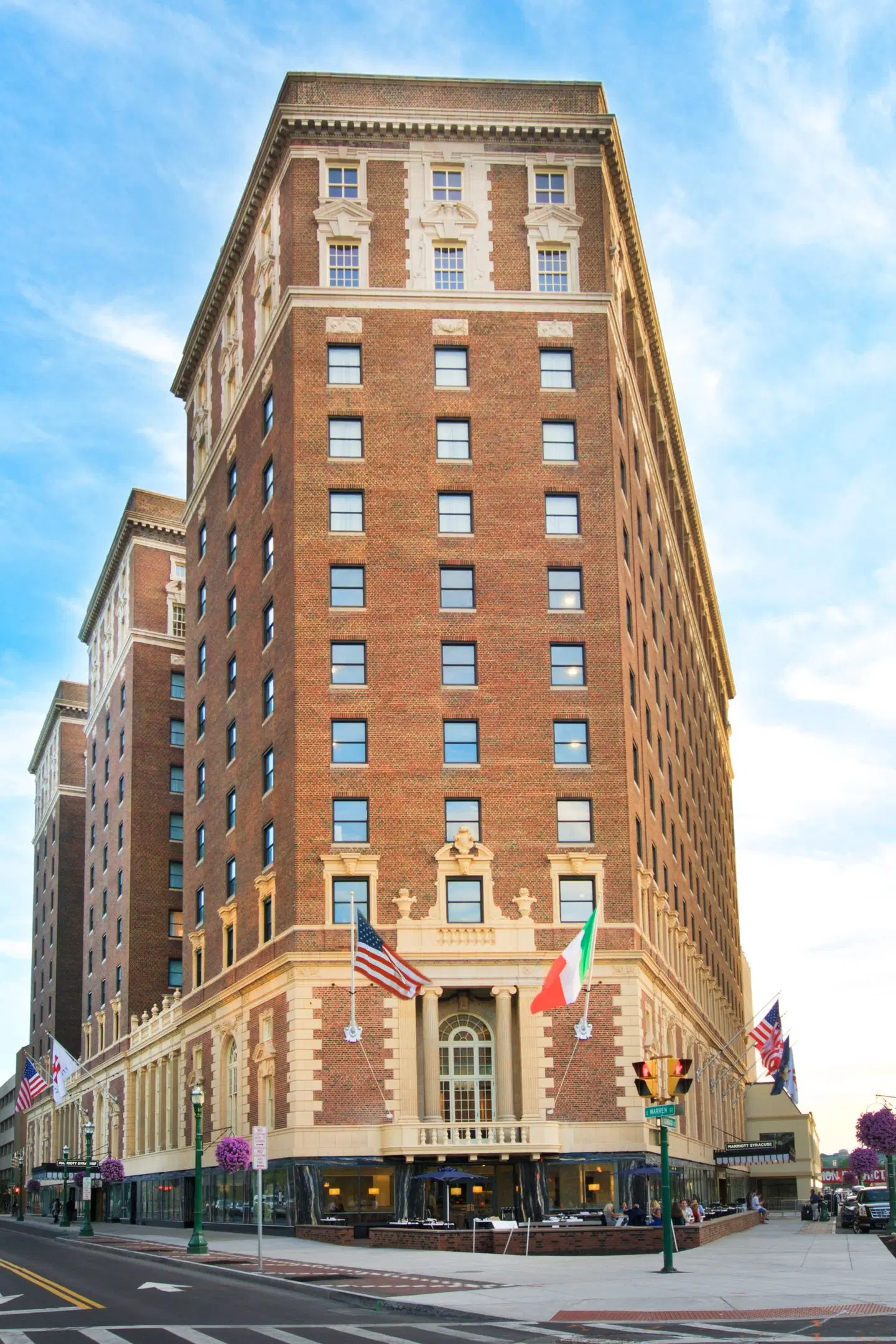 Marriott Syracuse Downtown EXTERIOR