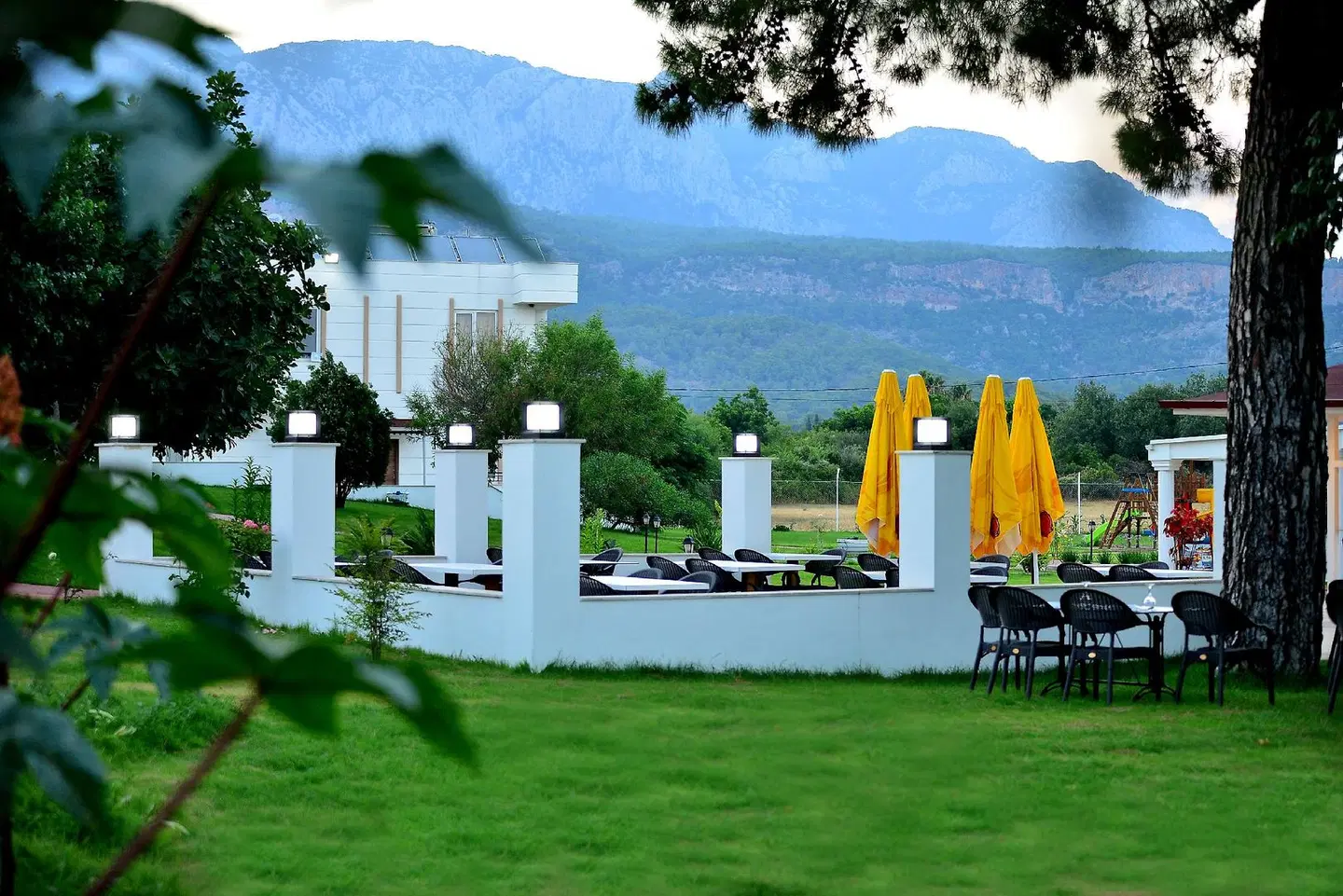 Dream Town Hotel & Restaurant Garten