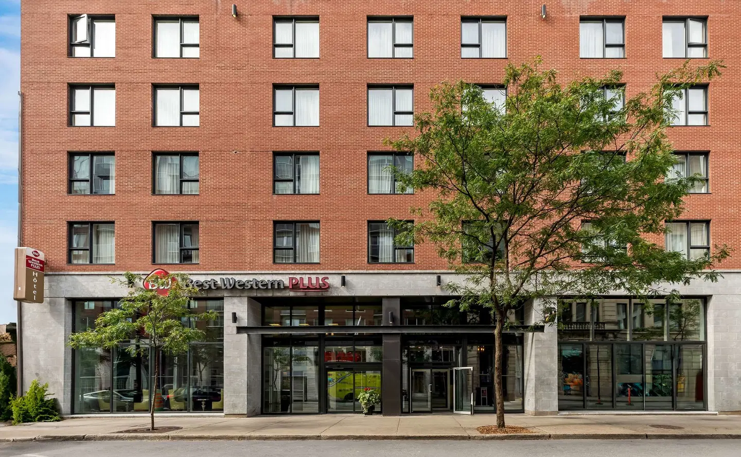Best Western Plus Hotel Montreal EXTERIOR