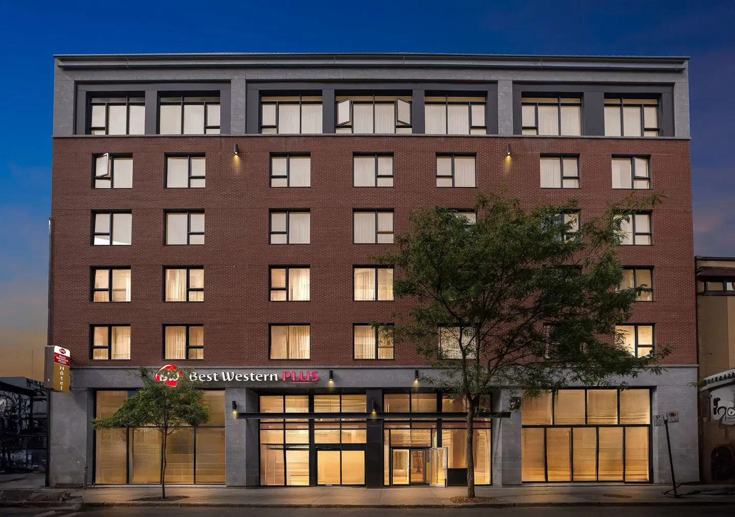 Best Western Plus Hotel Montreal EXTERIOR