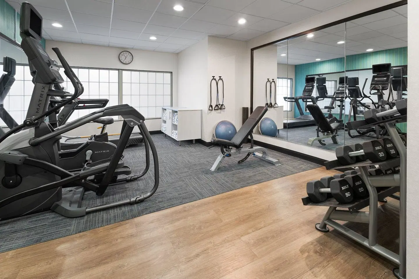 Holiday Inn Express & Suites Hamburg by IHG SPORTS_AND_LEISURE