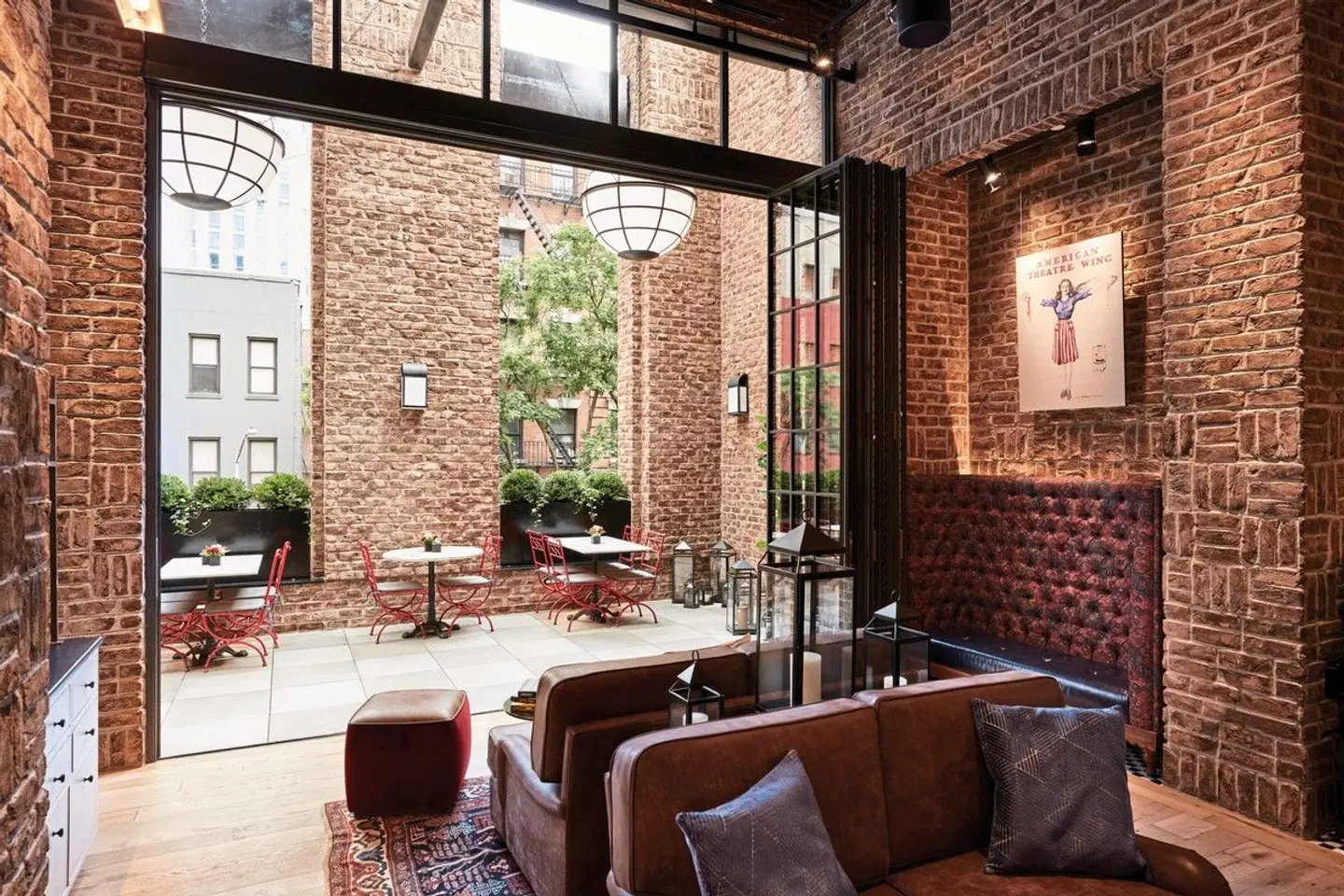 CIVILIAN Hotel Bar