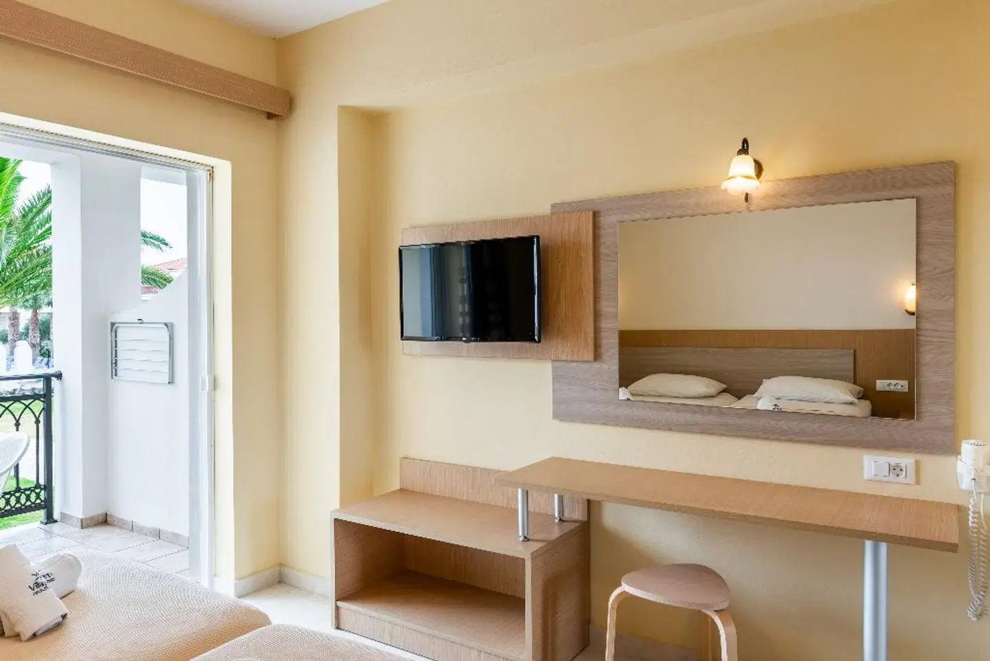 Village Inn Studios & Family Apartments ROOM_EXAMPLE