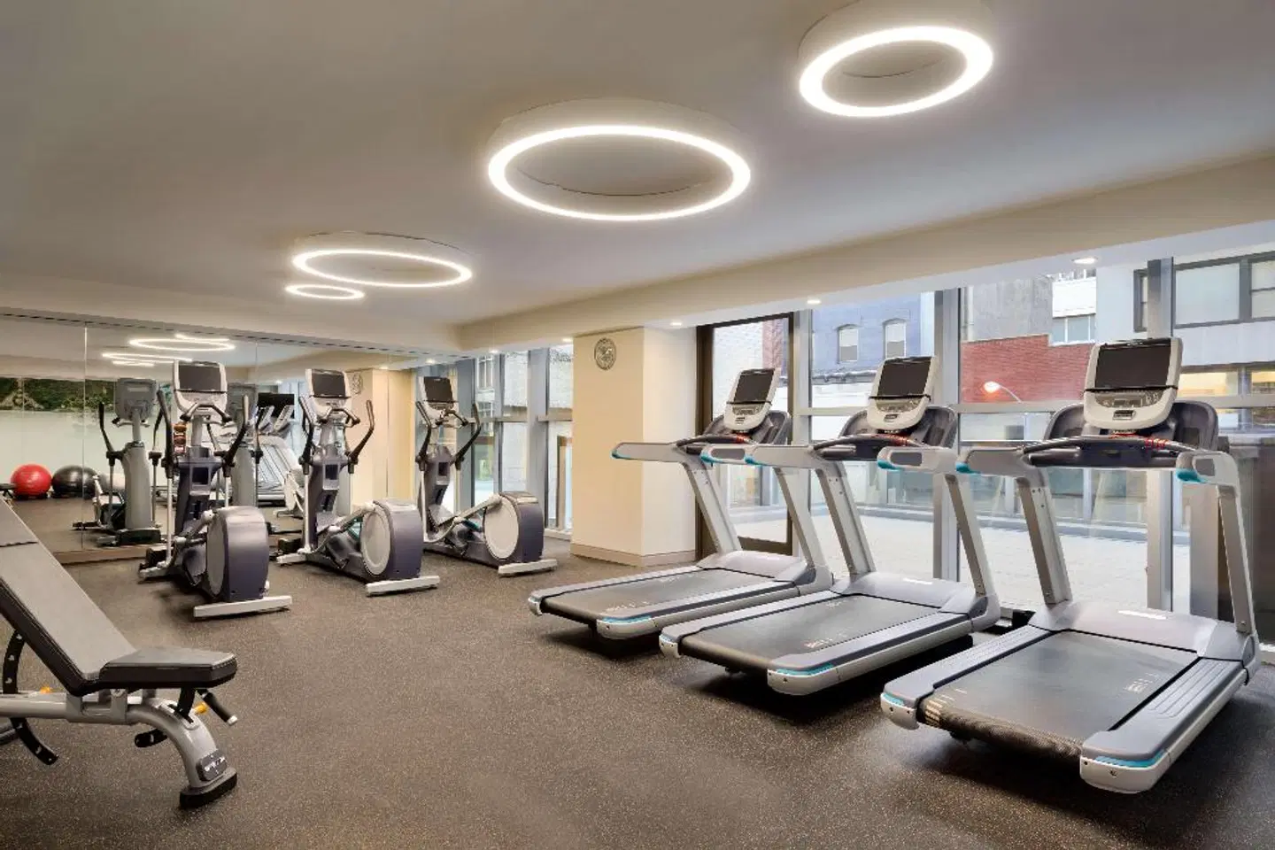 Embassy Suites by Hilton New York - Midtown Manhattan SPORTS_AND_LEISURE