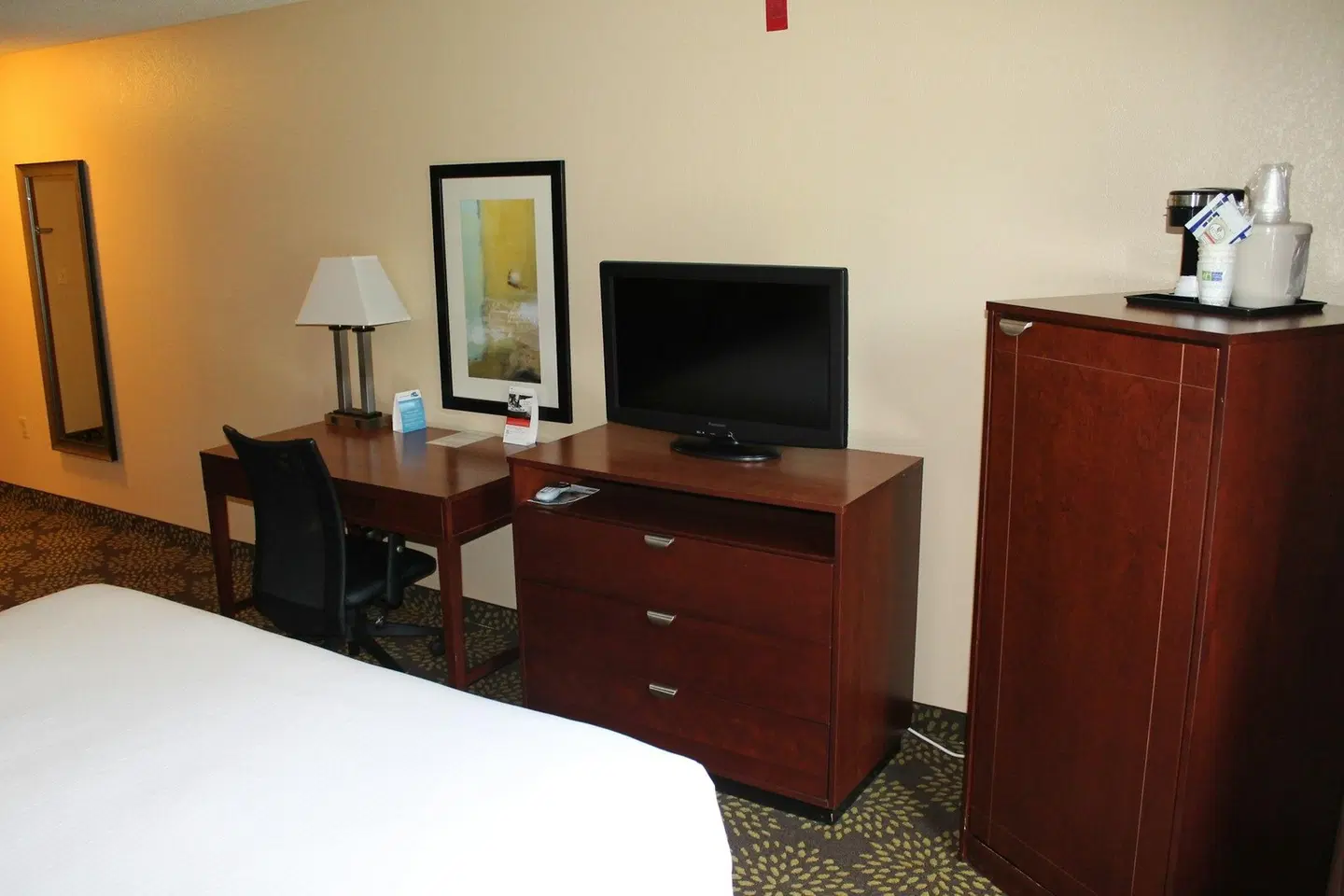 Holiday Inn Express & Suites Starkville by IHG ROOM_EXAMPLE