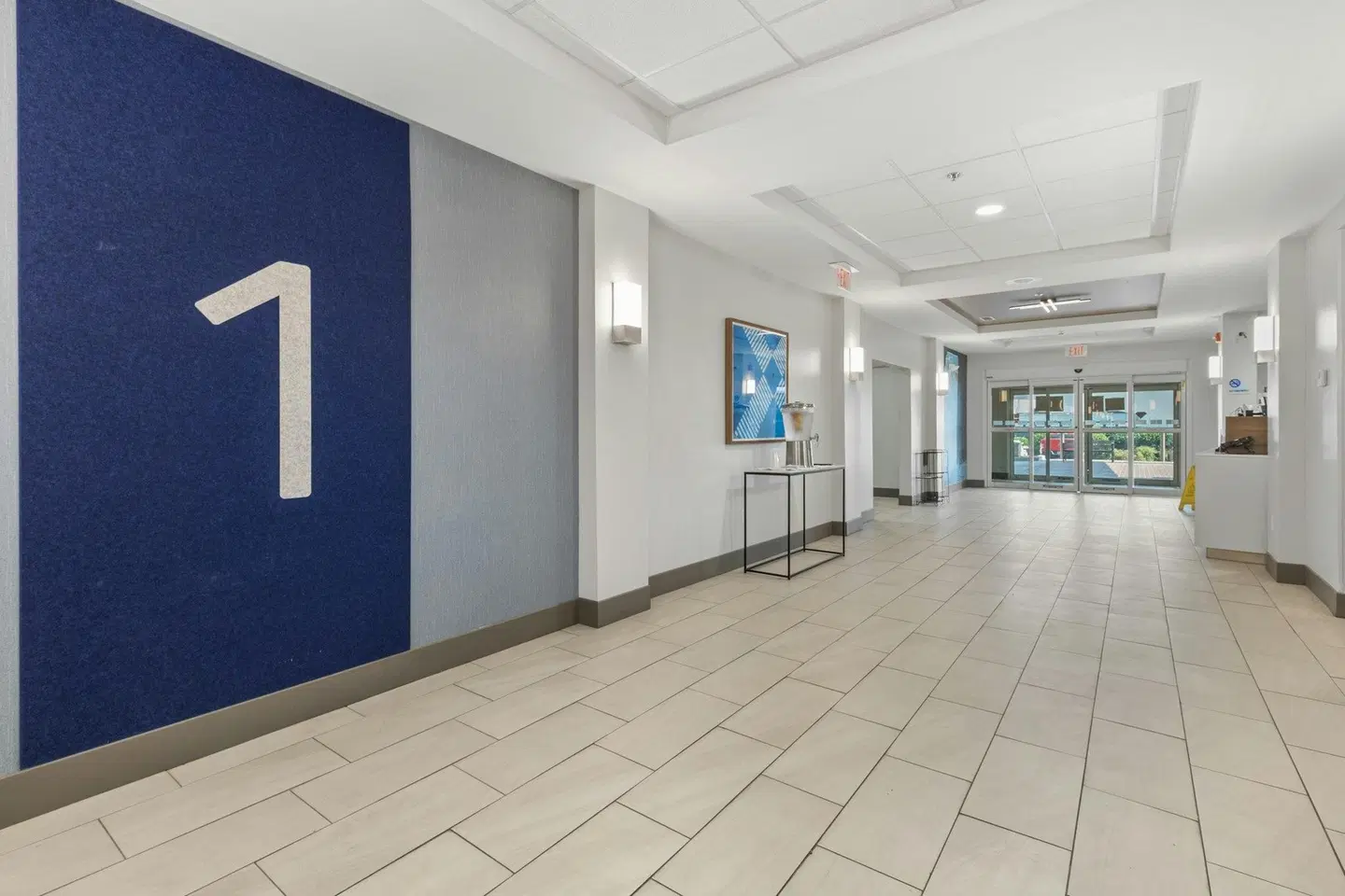 Holiday Inn Express & Suites Starkville by IHG LOUNGE_LOBBY