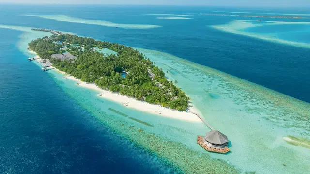 Vilamendhoo Island Resort & Spa LANDSCAPE