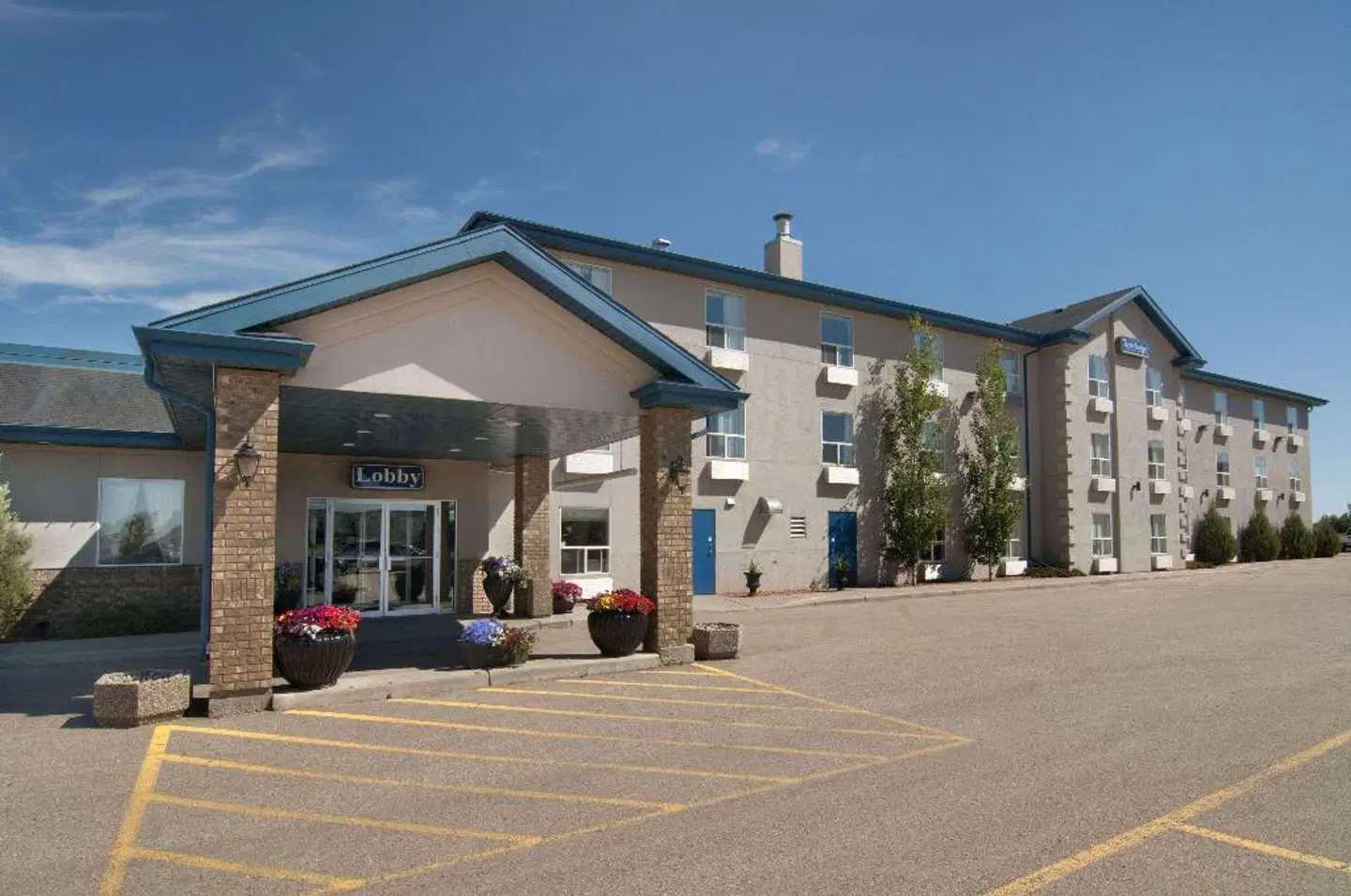 Travelodge Stony Plain EXTERIOR