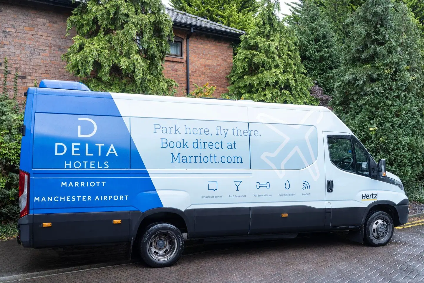 Delta Hotels by Marriott Manchester Airport EXTERIOR