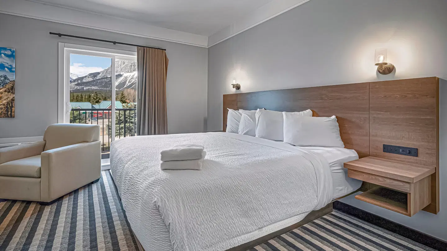 Northwinds Hotel Canmore ROOM_EXAMPLE
